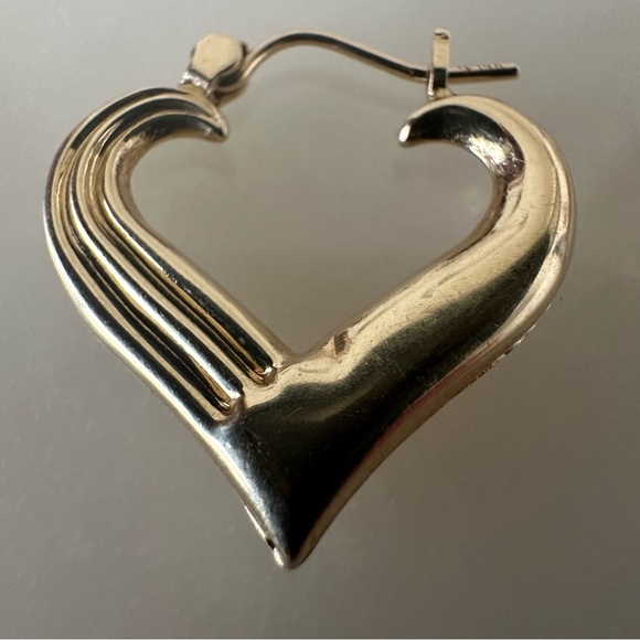 14k Solid Gold Heart Hoop Earrings - Picture 6 of 16